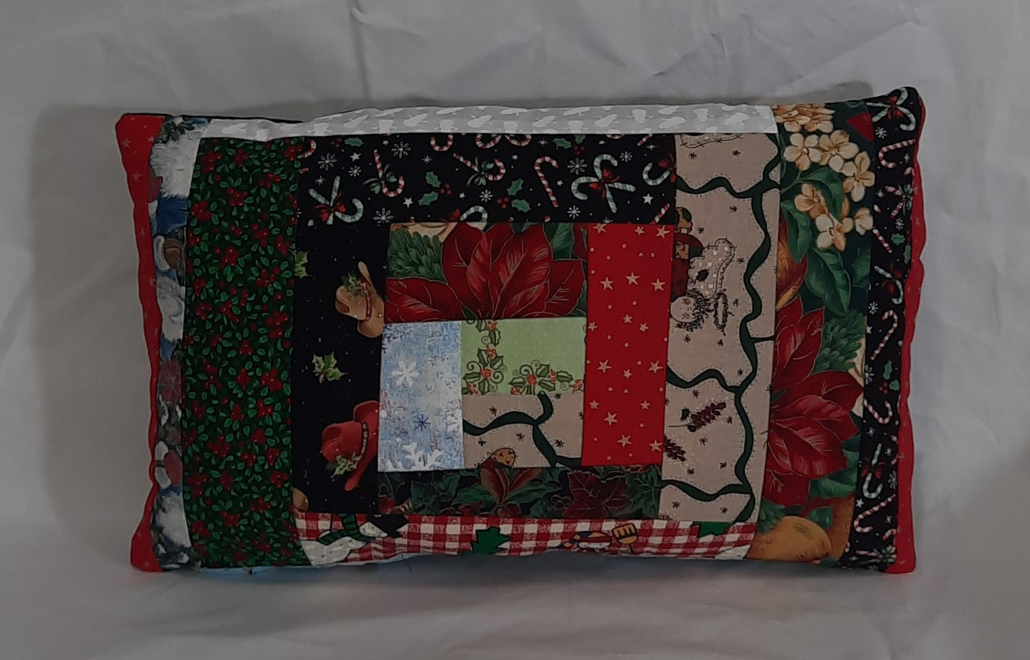 11"x17" Quilted Christmas Travel Pillow