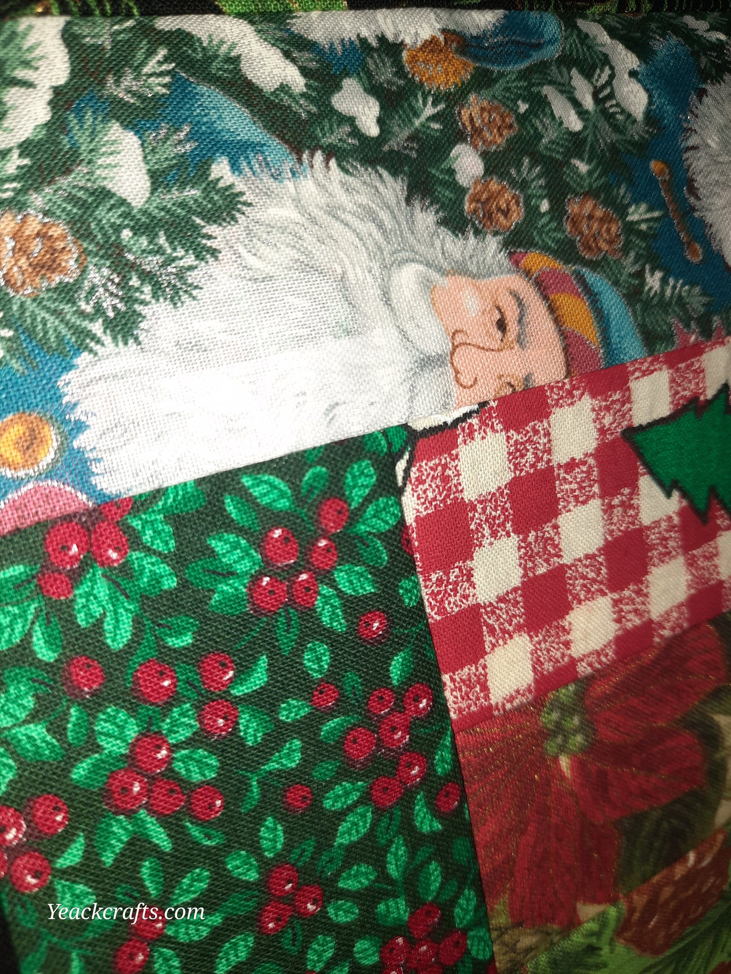 11"x17" Quilted Christmas Travel Pillow