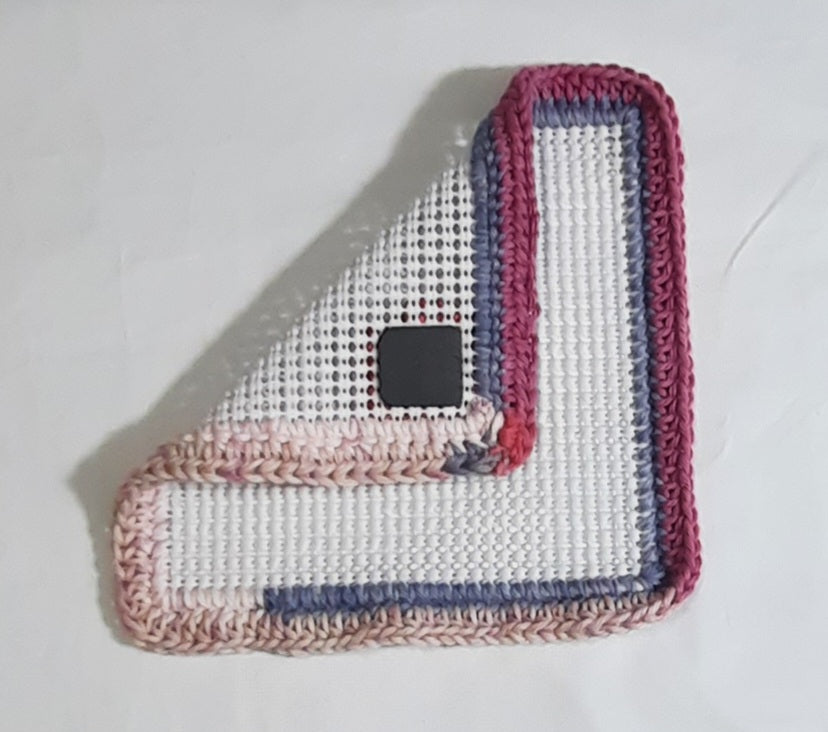 Jar Gripper with Magnet: Pink and Purple/White